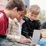 children using laptop